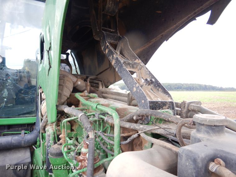 image for item DJ7410 2004 John Deere 8520  MFWD tractor