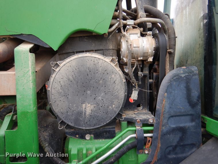 image for item DJ7410 2004 John Deere 8520  MFWD tractor