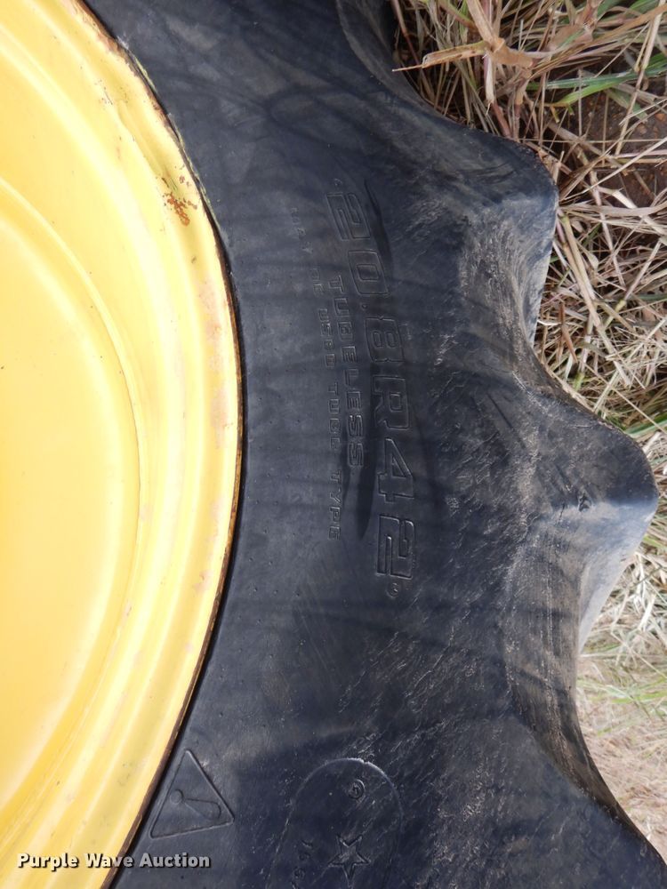 image for item DJ7410 2004 John Deere 8520  MFWD tractor