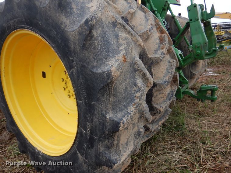 image for item DJ7410 2004 John Deere 8520  MFWD tractor