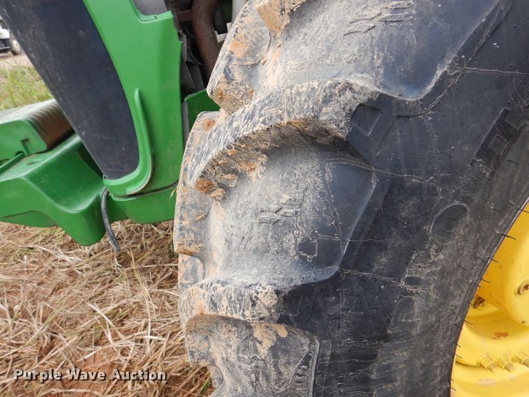 image for item DJ7410 2004 John Deere 8520  MFWD tractor