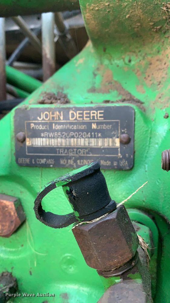 image for item DJ7410 2004 John Deere 8520  MFWD tractor