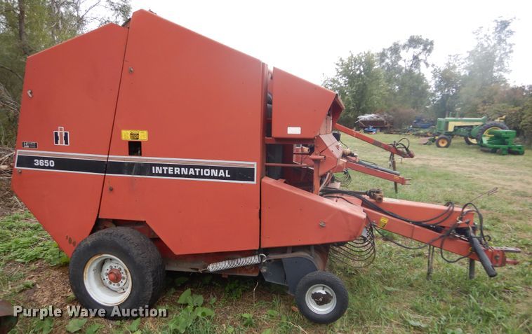 image for item DL6410 (2) round balers