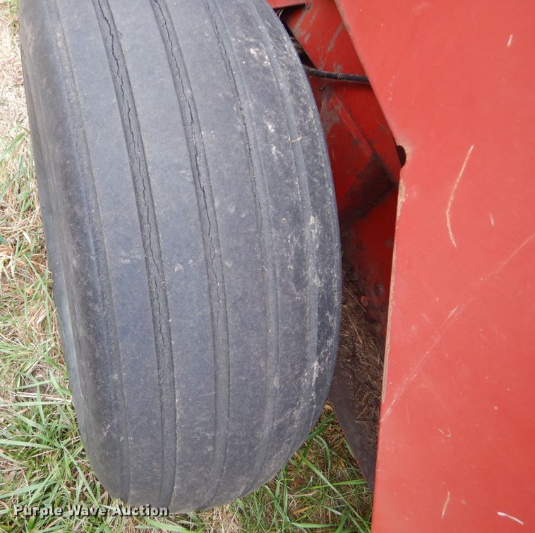 image for item DL6410 (2) round balers