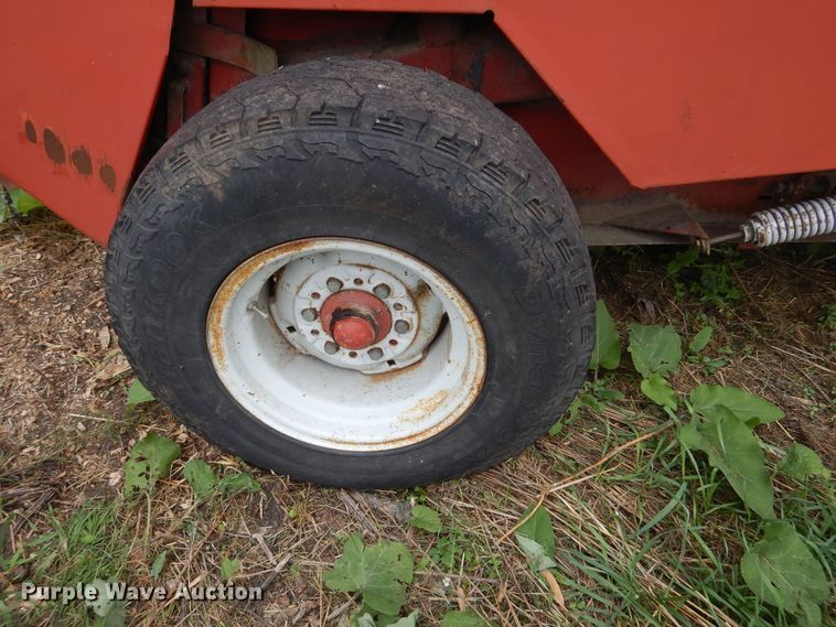 image for item DL6410 (2) round balers