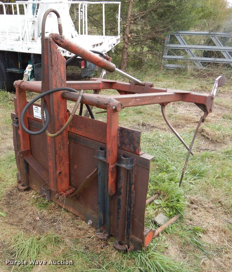 image for item DL6442 Westendorf  58"W hay grapple