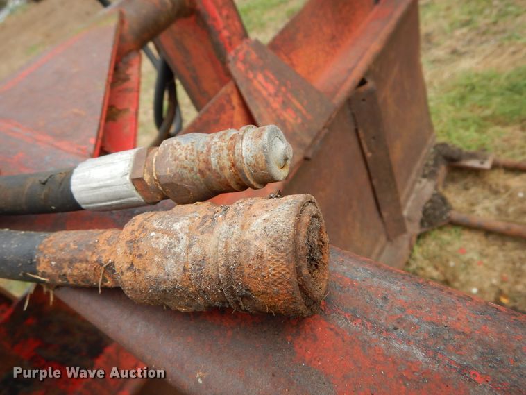 image for item DL6442 Westendorf  58"W hay grapple