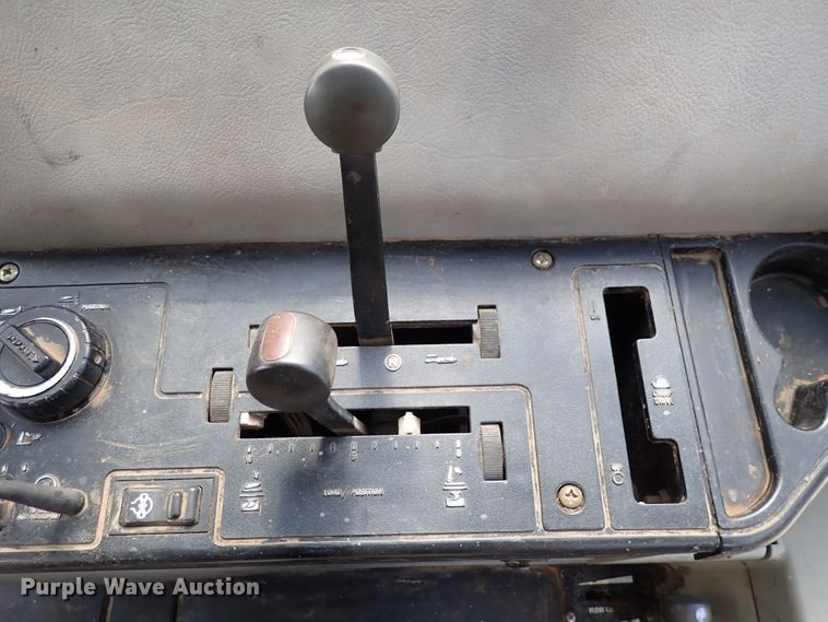 image for item DL7666 1996 Case IH 5240  MFWD tractor