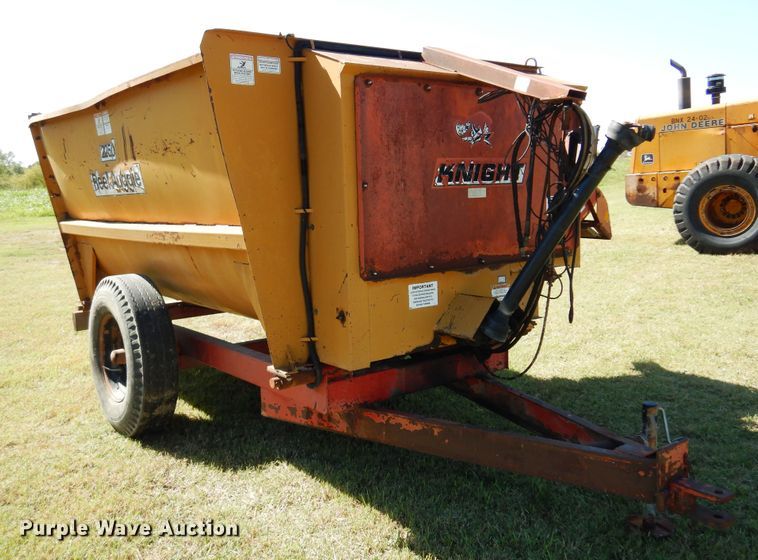 image for item DM5154 Knight Reel-Auggie 2250  feed mixer