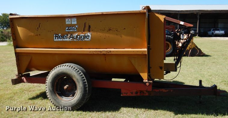 image for item DM5154 Knight Reel-Auggie 2250  feed mixer