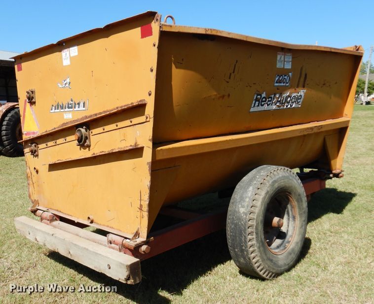 image for item DM5154 Knight Reel-Auggie 2250  feed mixer