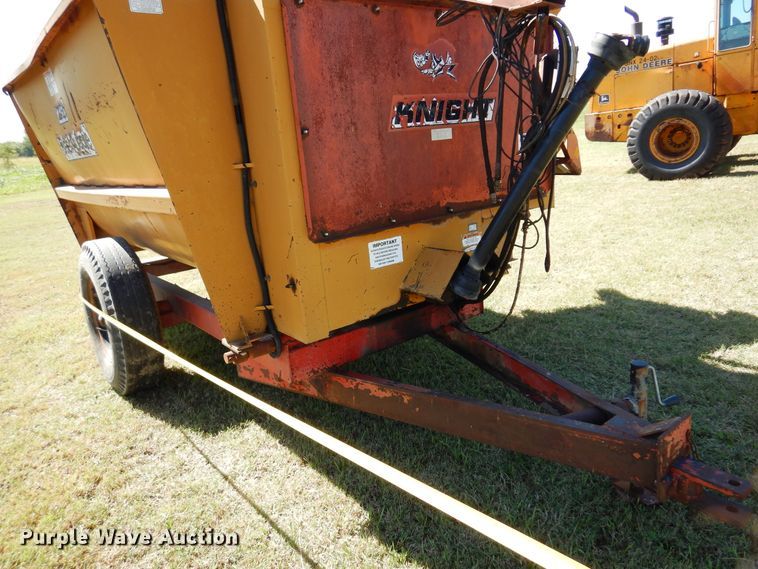 image for item DM5154 Knight Reel-Auggie 2250  feed mixer