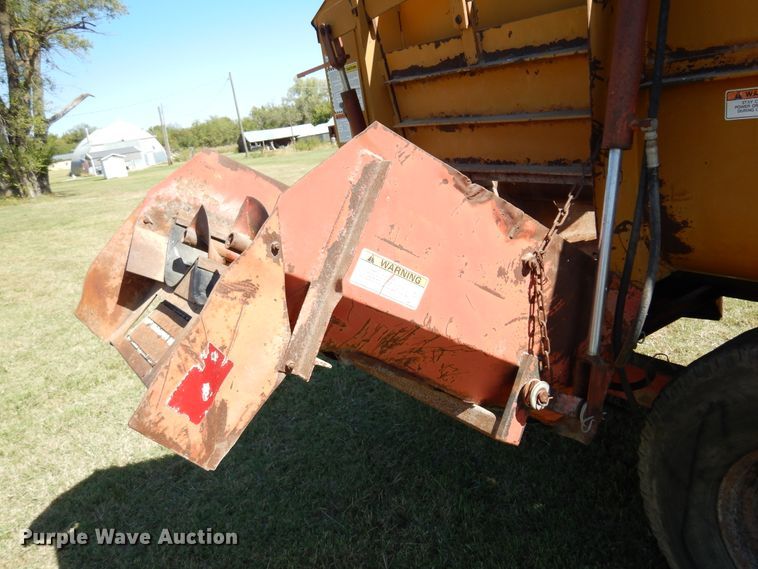 image for item DM5154 Knight Reel-Auggie 2250  feed mixer