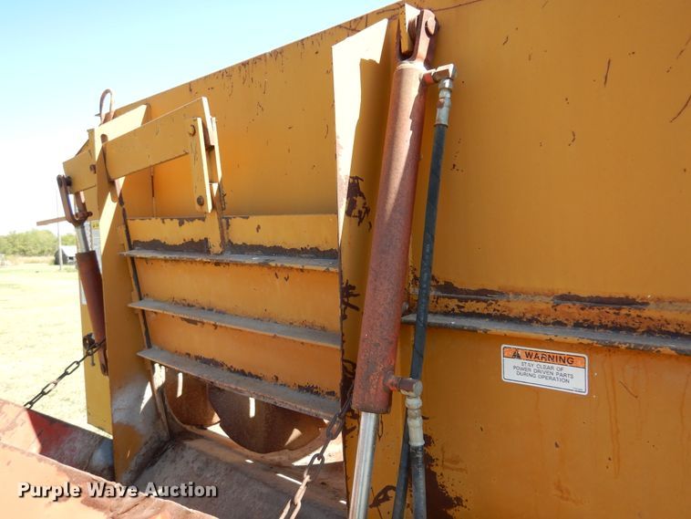 image for item DM5154 Knight Reel-Auggie 2250  feed mixer