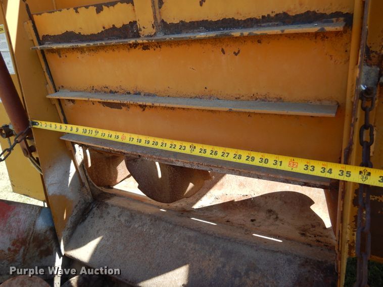 image for item DM5154 Knight Reel-Auggie 2250  feed mixer