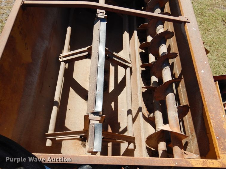 image for item DM5154 Knight Reel-Auggie 2250  feed mixer