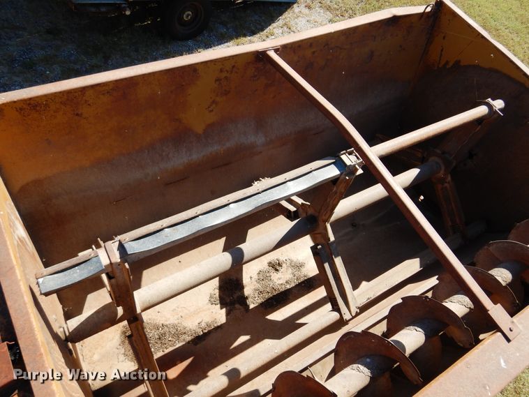 image for item DM5154 Knight Reel-Auggie 2250  feed mixer