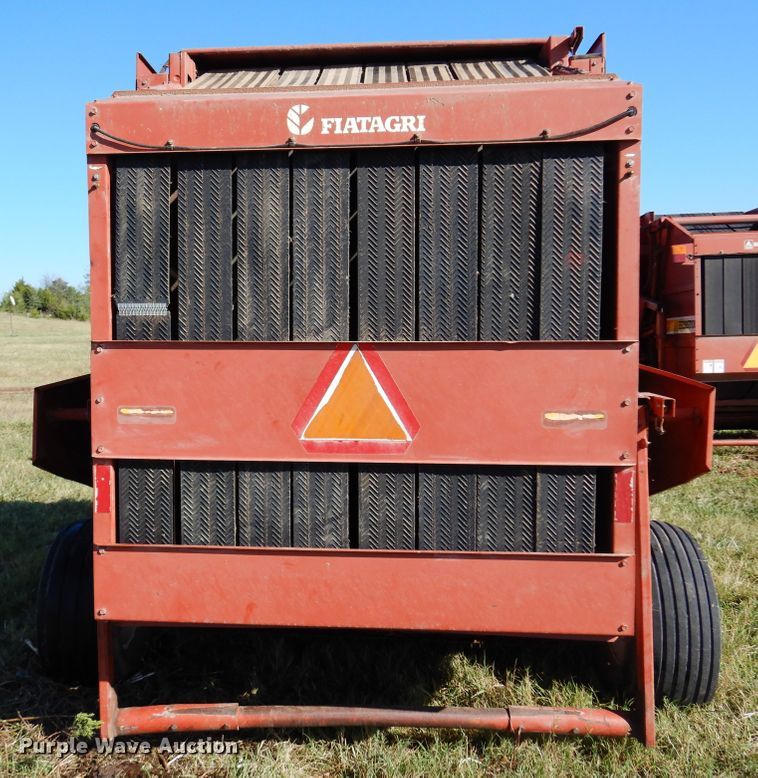 image for item DM5160 1989 Hesston 560  round baler