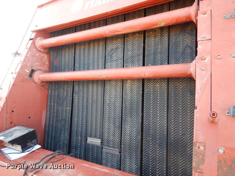 image for item DM5160 1989 Hesston 560  round baler