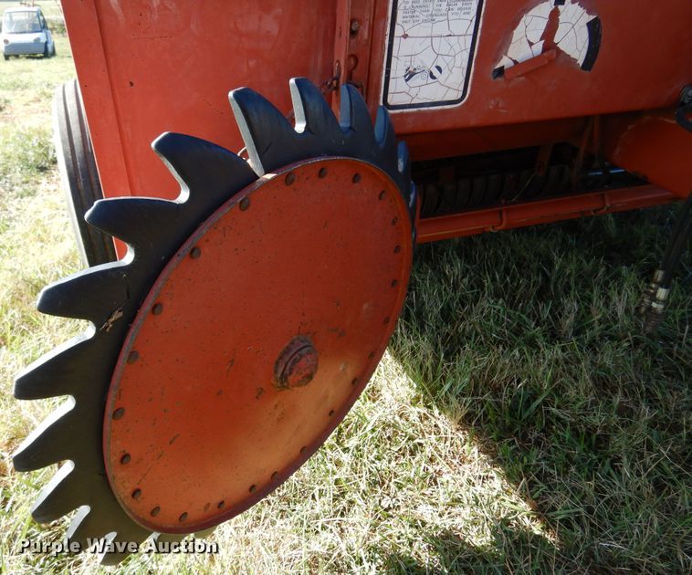 image for item DM5160 1989 Hesston 560  round baler