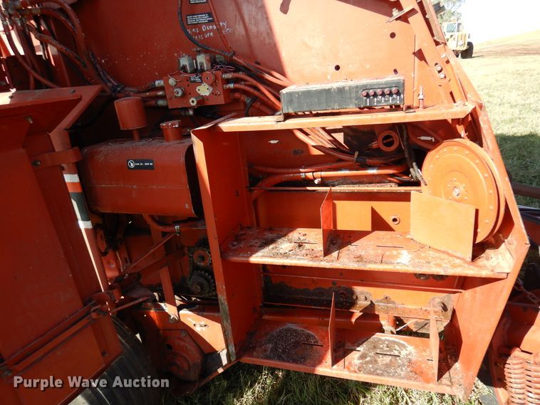 image for item DM5160 1989 Hesston 560  round baler