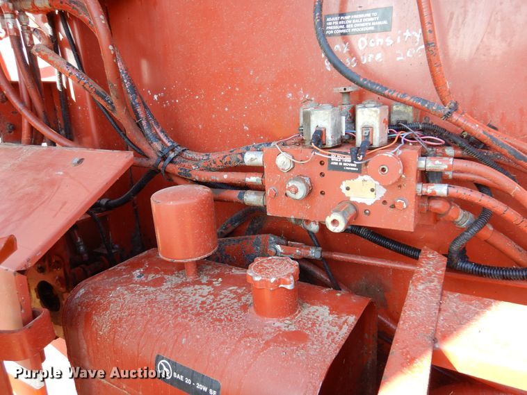 image for item DM5160 1989 Hesston 560  round baler