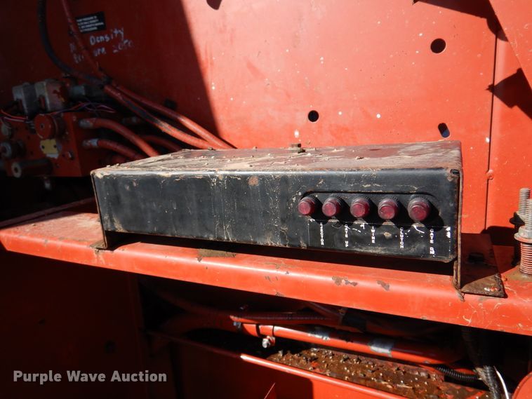 image for item DM5160 1989 Hesston 560  round baler