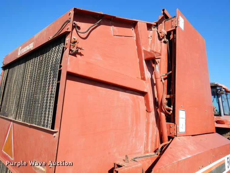 image for item DM5160 1989 Hesston 560  round baler