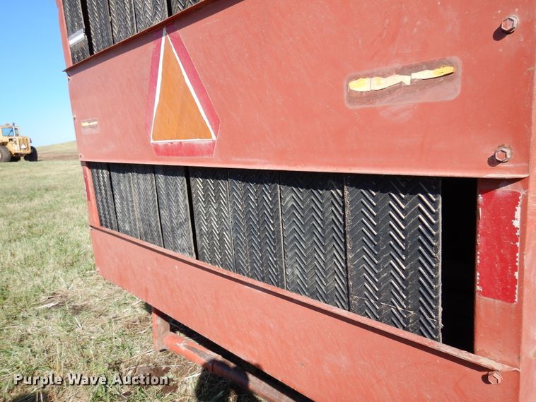 image for item DM5160 1989 Hesston 560  round baler