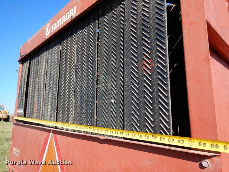 image for item DM5160 1989 Hesston 560  round baler