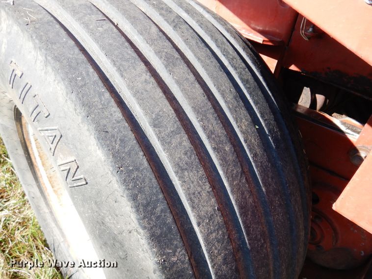 image for item DM5160 1989 Hesston 560  round baler