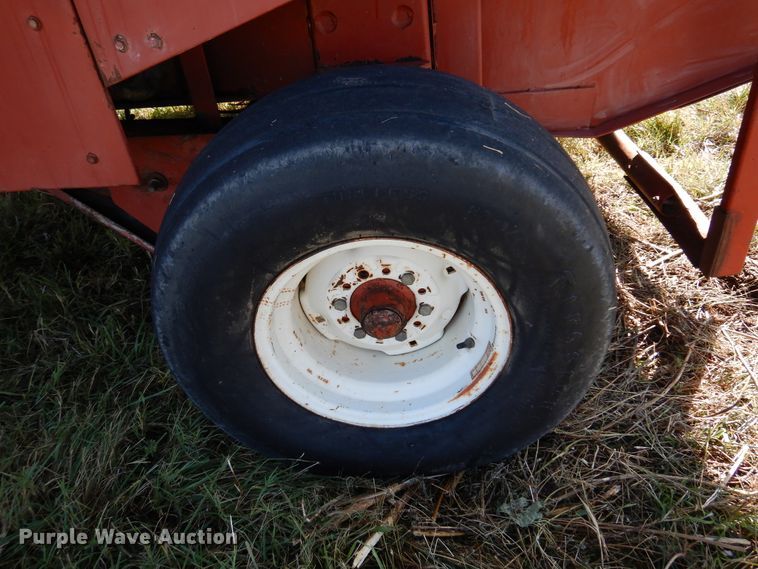 image for item DM5160 1989 Hesston 560  round baler