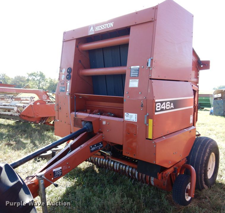 image for item DM5161 2002 Hesston 846A  round baler