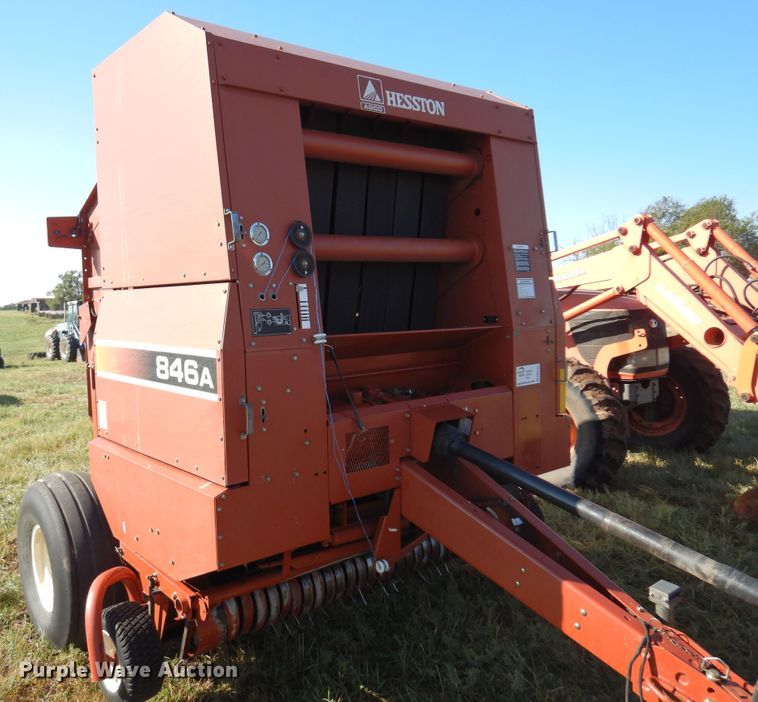 image for item DM5161 2002 Hesston 846A  round baler