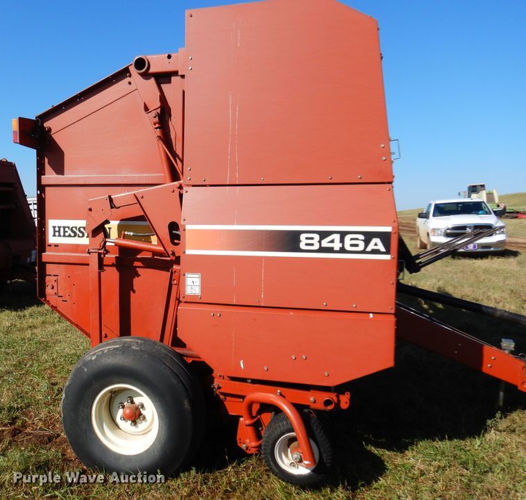 image for item DM5161 2002 Hesston 846A  round baler
