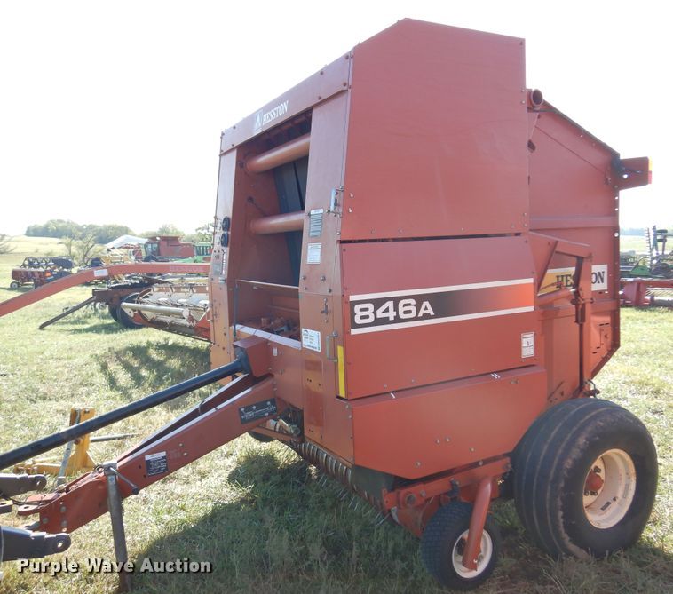 image for item DM5161 2002 Hesston 846A  round baler