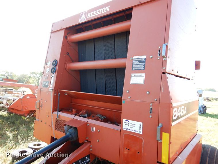 image for item DM5161 2002 Hesston 846A  round baler