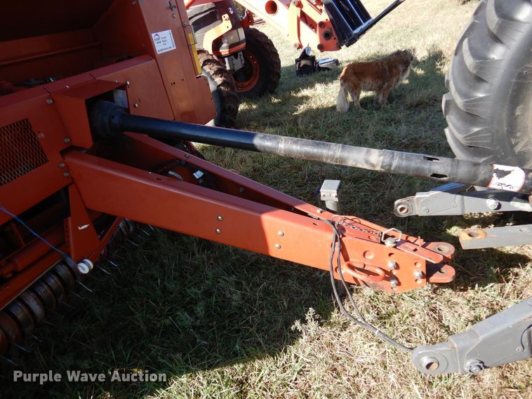 image for item DM5161 2002 Hesston 846A  round baler