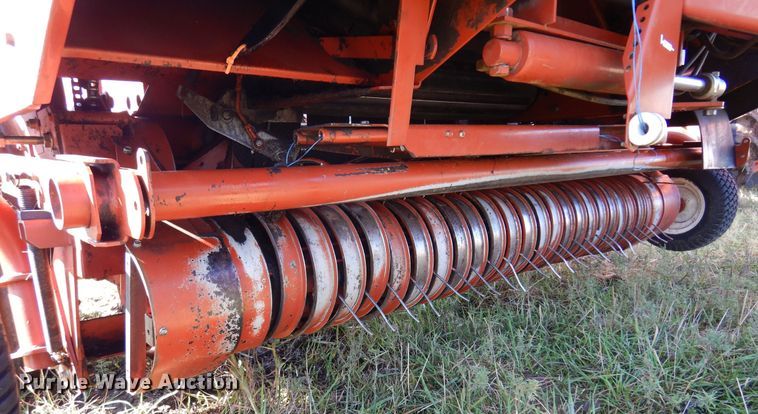 image for item DM5161 2002 Hesston 846A  round baler