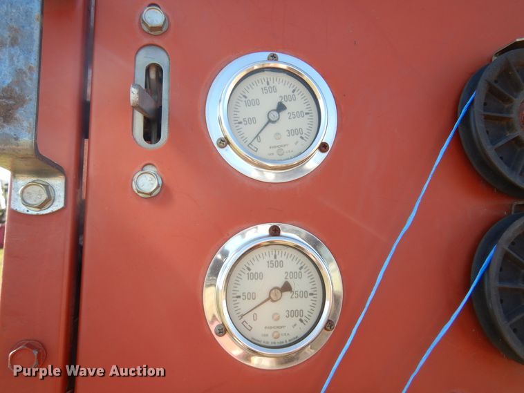 image for item DM5161 2002 Hesston 846A  round baler