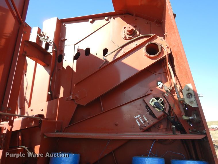 image for item DM5161 2002 Hesston 846A  round baler