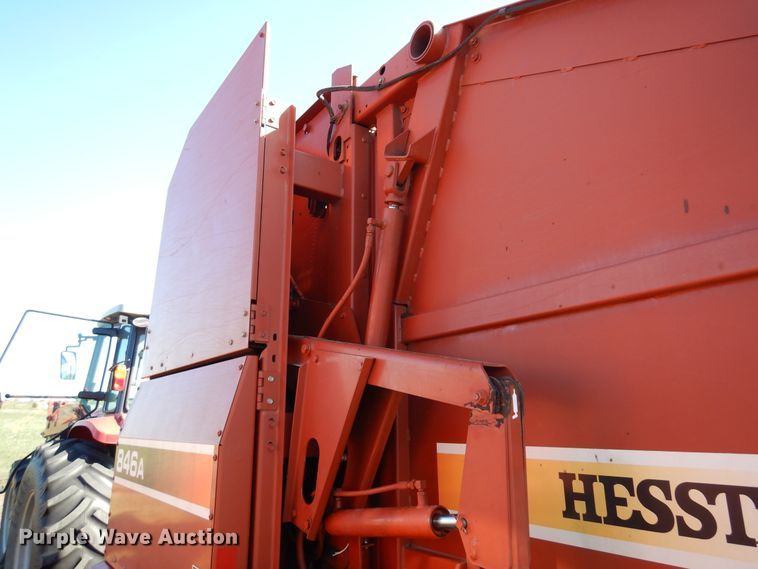 image for item DM5161 2002 Hesston 846A  round baler