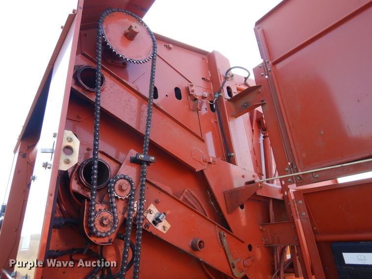 image for item DM5161 2002 Hesston 846A  round baler