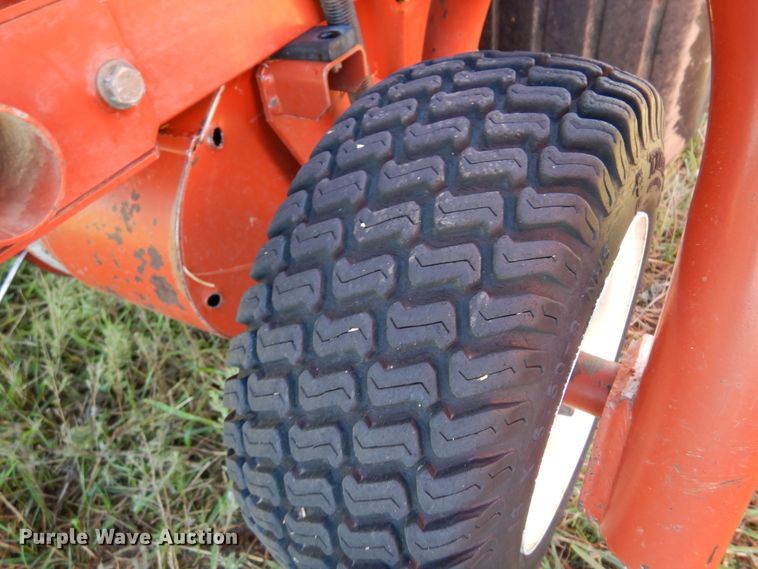 image for item DM5161 2002 Hesston 846A  round baler