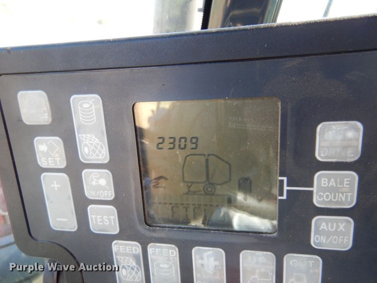 image for item DM5161 2002 Hesston 846A  round baler