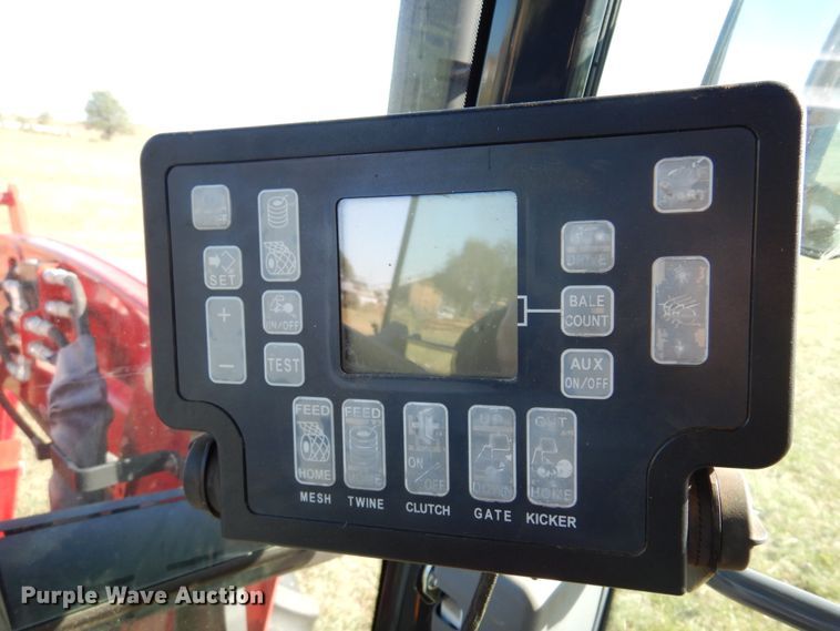 image for item DM5161 2002 Hesston 846A  round baler