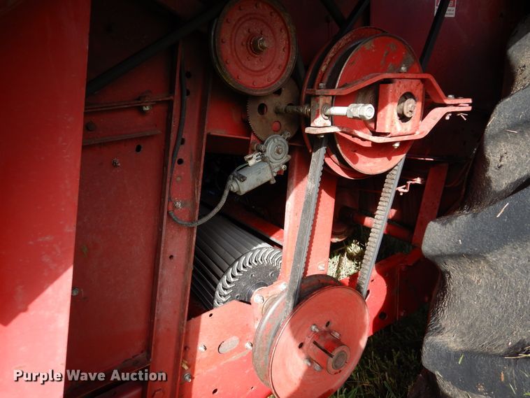 image for item DM5168 1988 Case IH 1680  combine