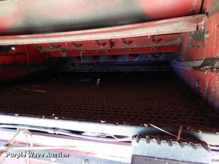 image for item DM5168 1988 Case IH 1680  combine