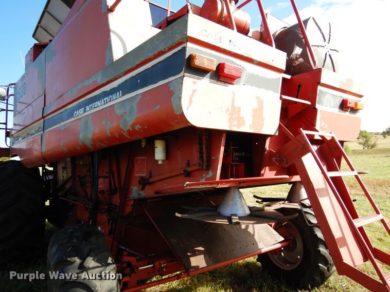 image for item DM5168 1988 Case IH 1680  combine