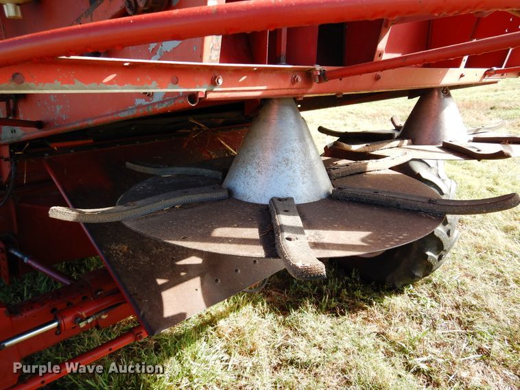 image for item DM5168 1988 Case IH 1680  combine